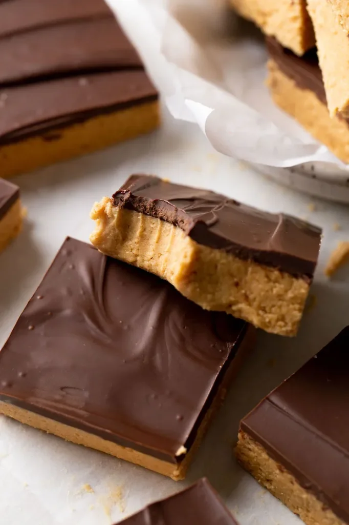 Easy No-Bake Chocolate Peanut Butter Bars: A 3-Layer Treat