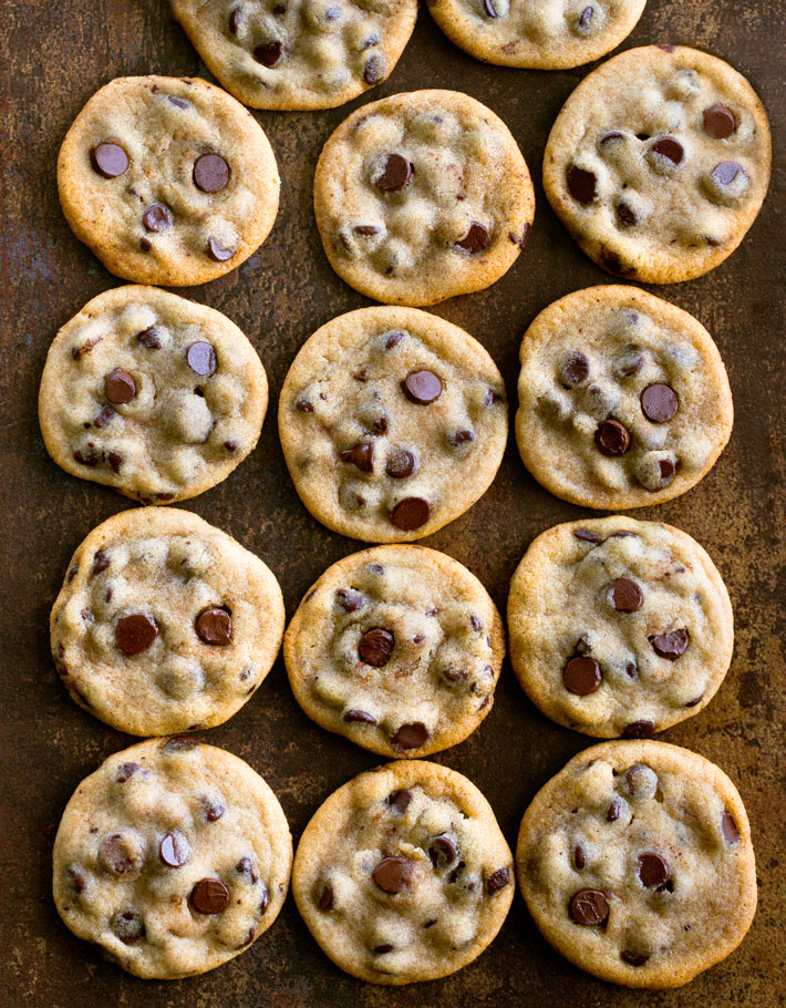 Easy Vegan Chocolate Chip Cookies: 7 Simple Ingredients