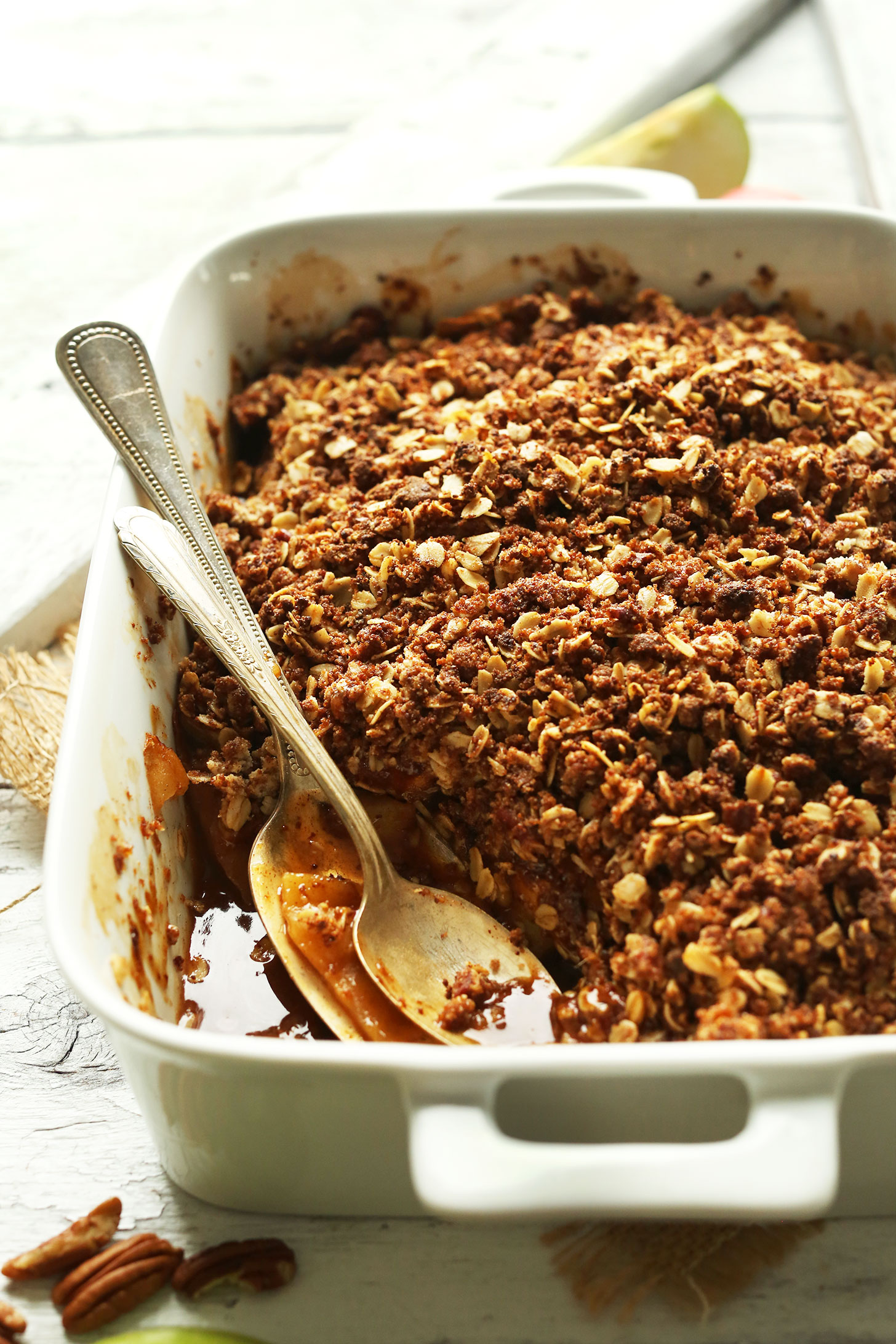 Healthy Vegan Apple Crisp: A Guilt-Free 30-Minute Recipe