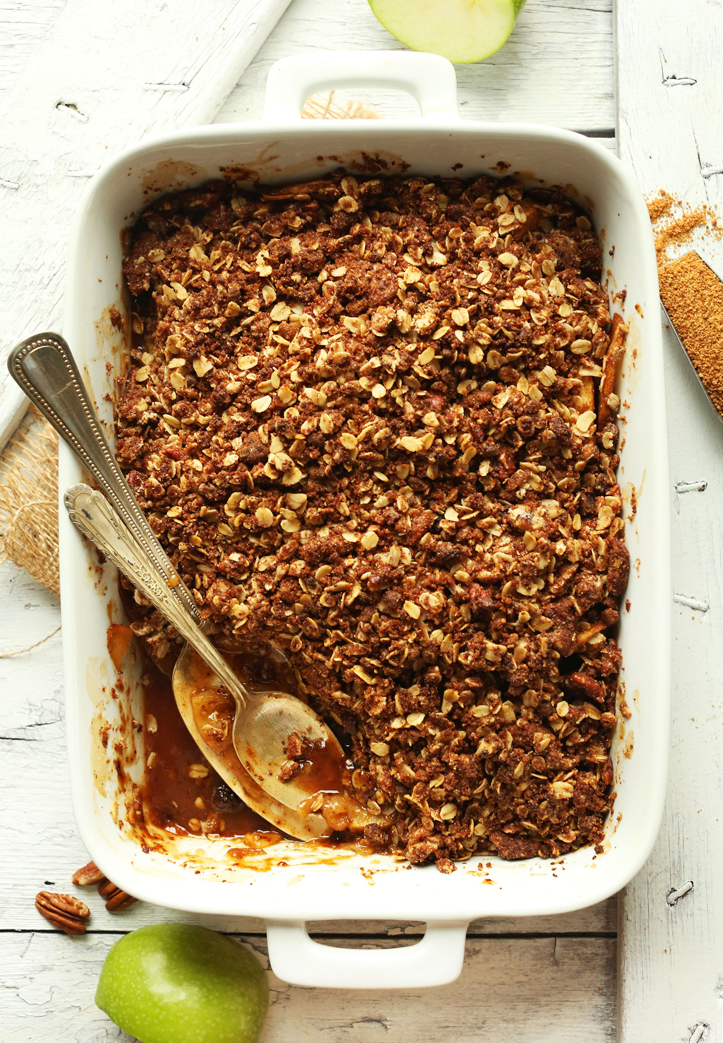 Healthy Vegan Apple Crisp: A Guilt-Free 30-Minute Recipe