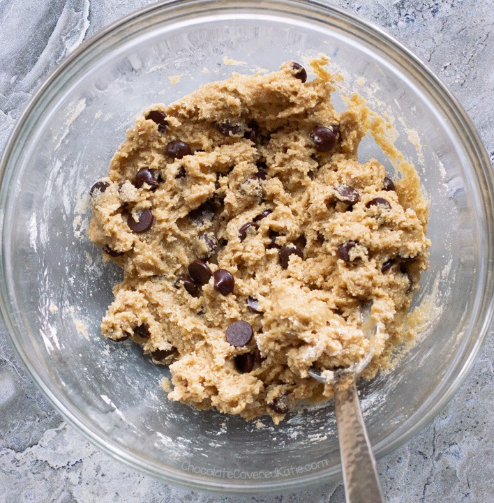 Easy Vegan Chocolate Chip Cookies: 7 Simple Ingredients