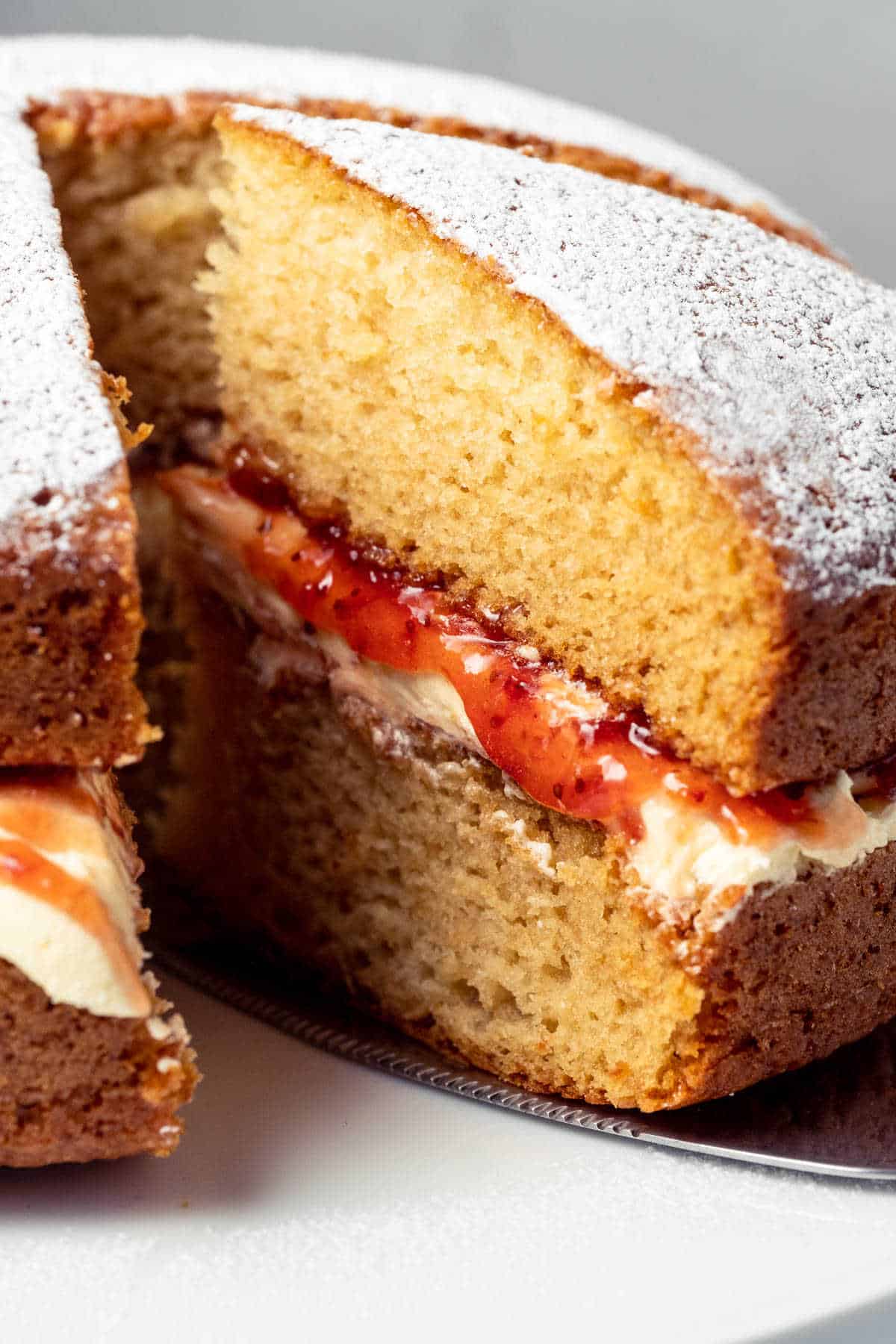 Delicious Vegan Victoria Sponge Cake Recipe