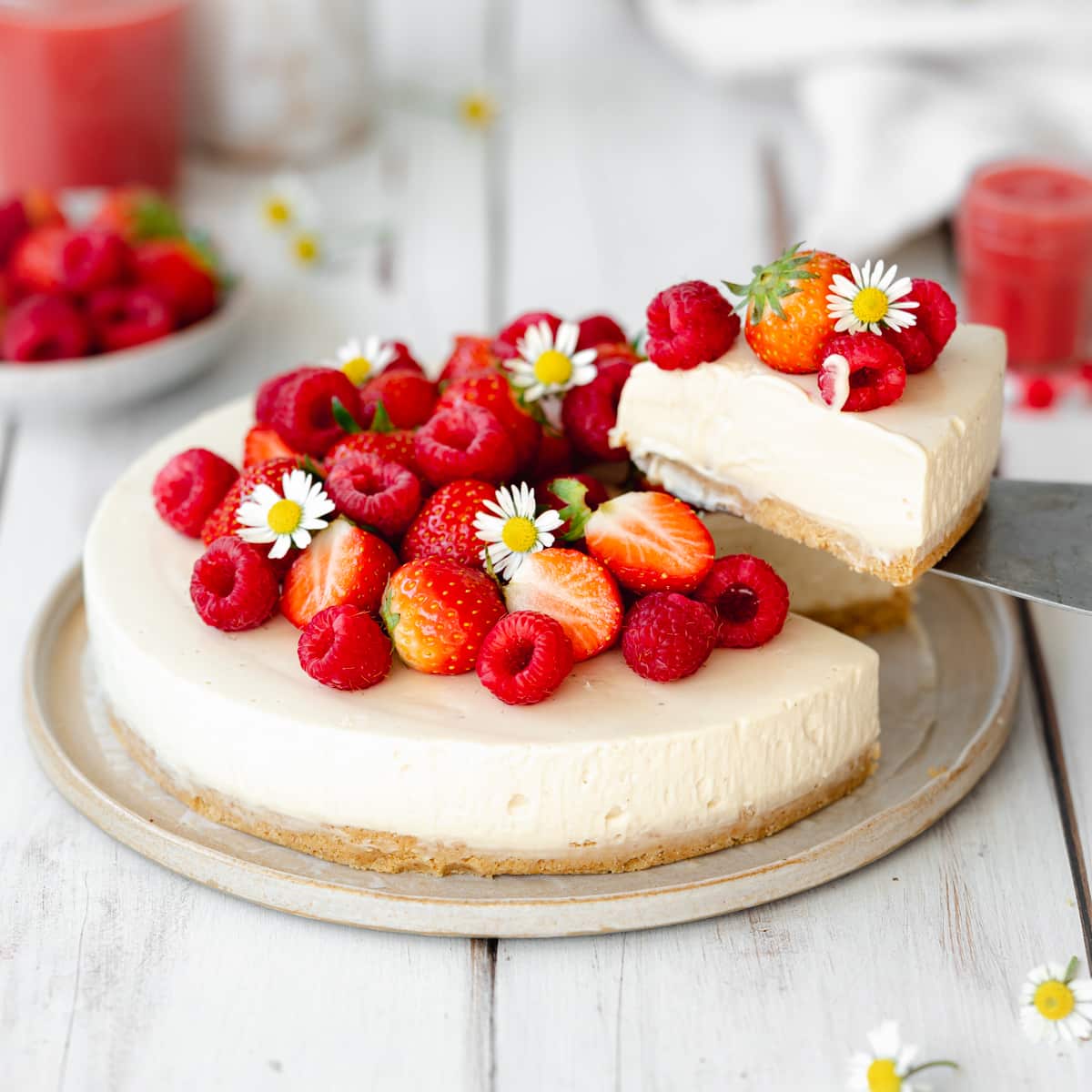 Deliciously Simple No-Bake Vegan Cheesecake