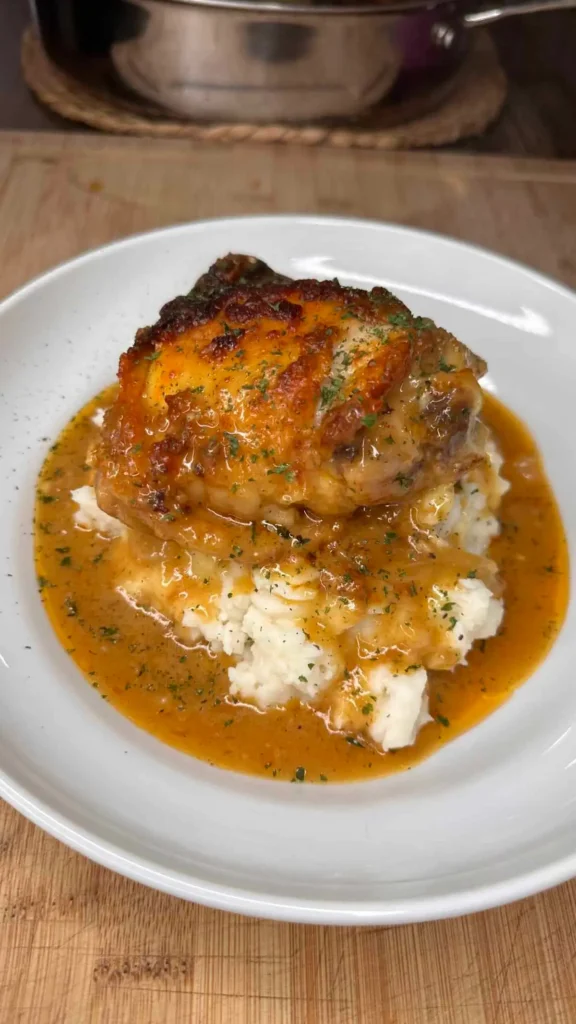 Smothered Chicken Thighs Gravy: A 6-Ingredient Classic