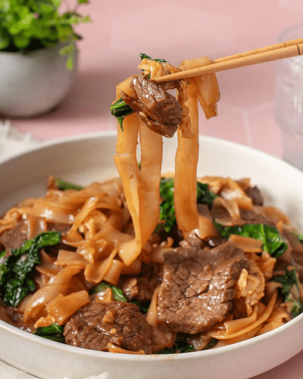 Savor the Flavor of Thai Stir Fried Noodles