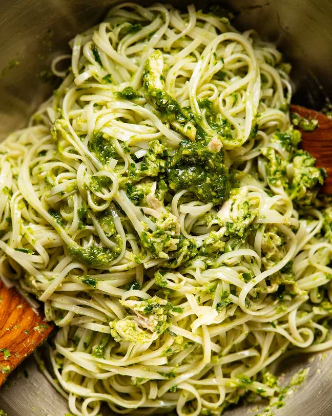 Amazing Green Ginger Rice Noodles: A 20-Minute Zesty Vegan Recipe